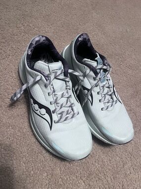 Women’s size 8 Saucony Endorphin Speed 3 Runshield Running shoes